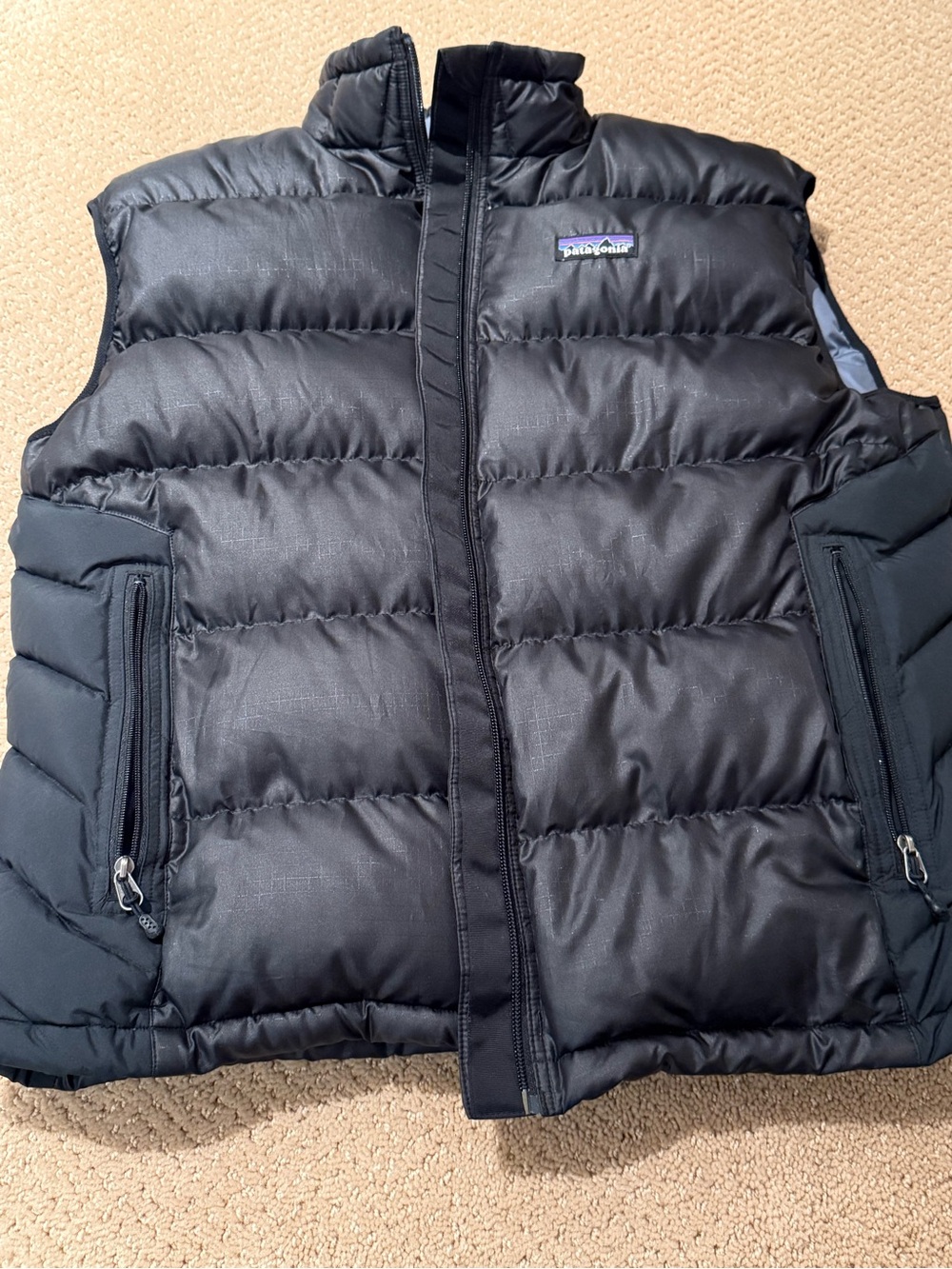 Patagonia Men's Jacket in Black and Gray